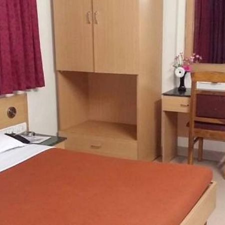 Hotel Sheetal Palace 浦那 外观 照片